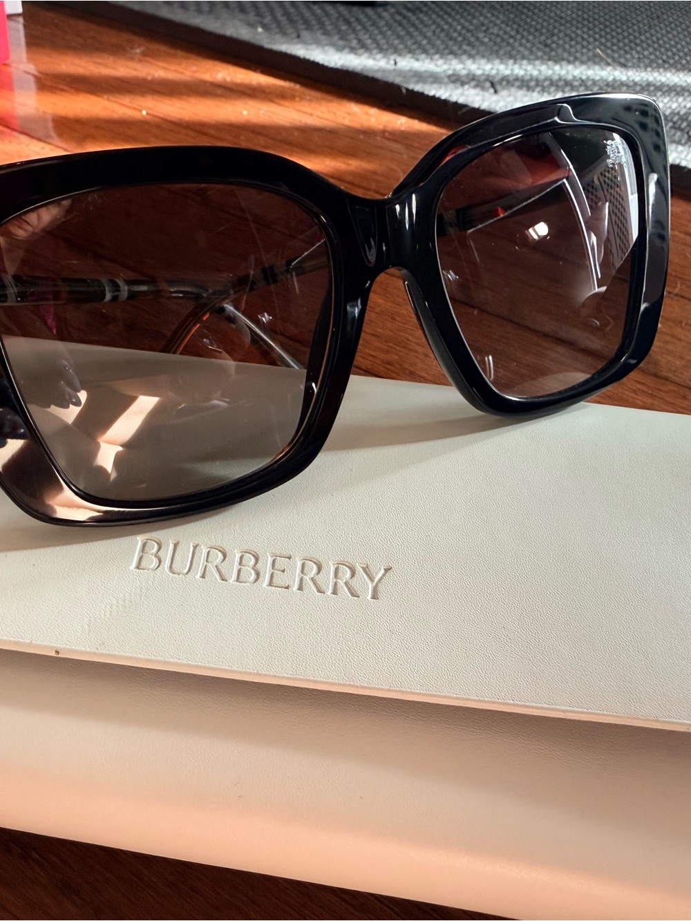 Burberry Black Square Oversized Women's Sunglasses